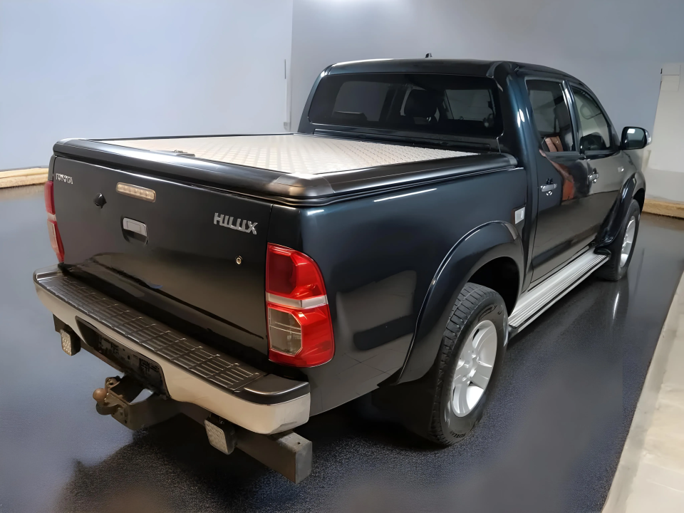 Toyota Hilux Double Cab Executive 4x4 (2)