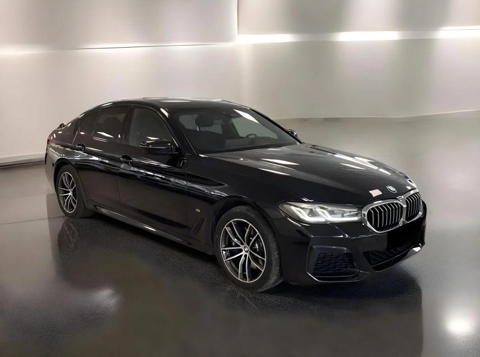 BMW Seria 5 530e xDrive 292hp M-Sport (1)