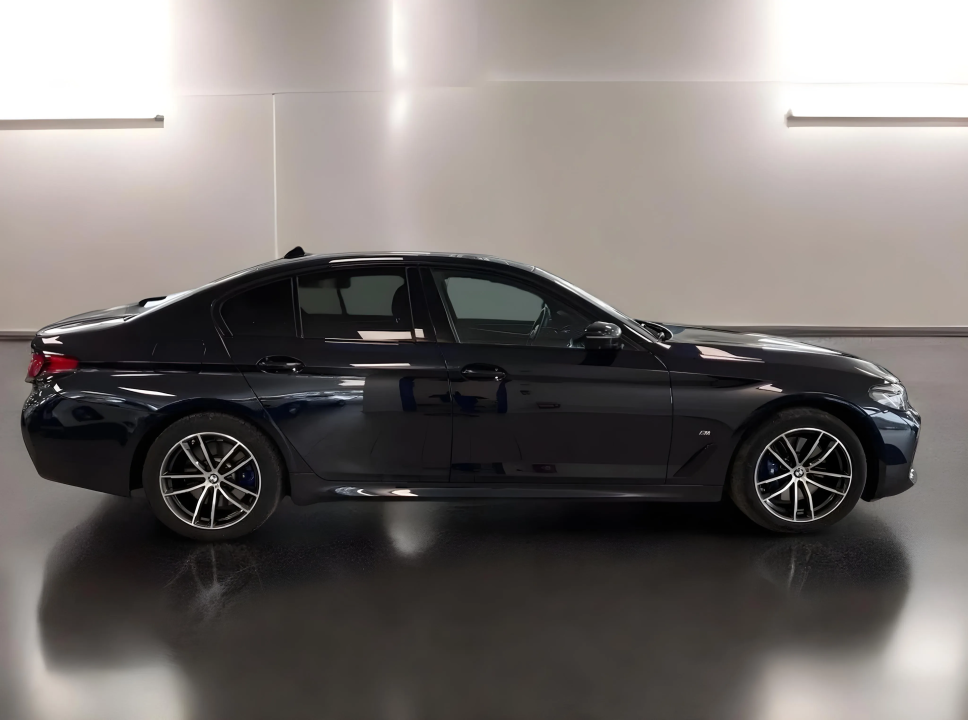 BMW Seria 5 530e xDrive 292hp M-Sport (2)