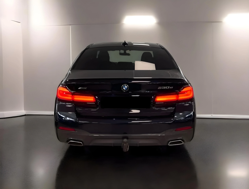 BMW Seria 5 530e xDrive 292hp M-Sport (3)