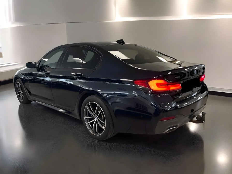 BMW Seria 5 530e xDrive 292hp M-Sport (4)