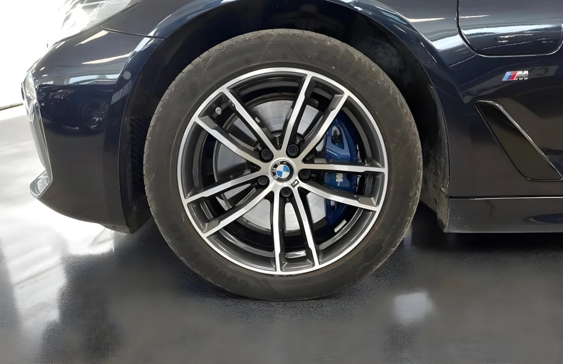 BMW Seria 5 530e xDrive 292hp M-Sport - foto 20