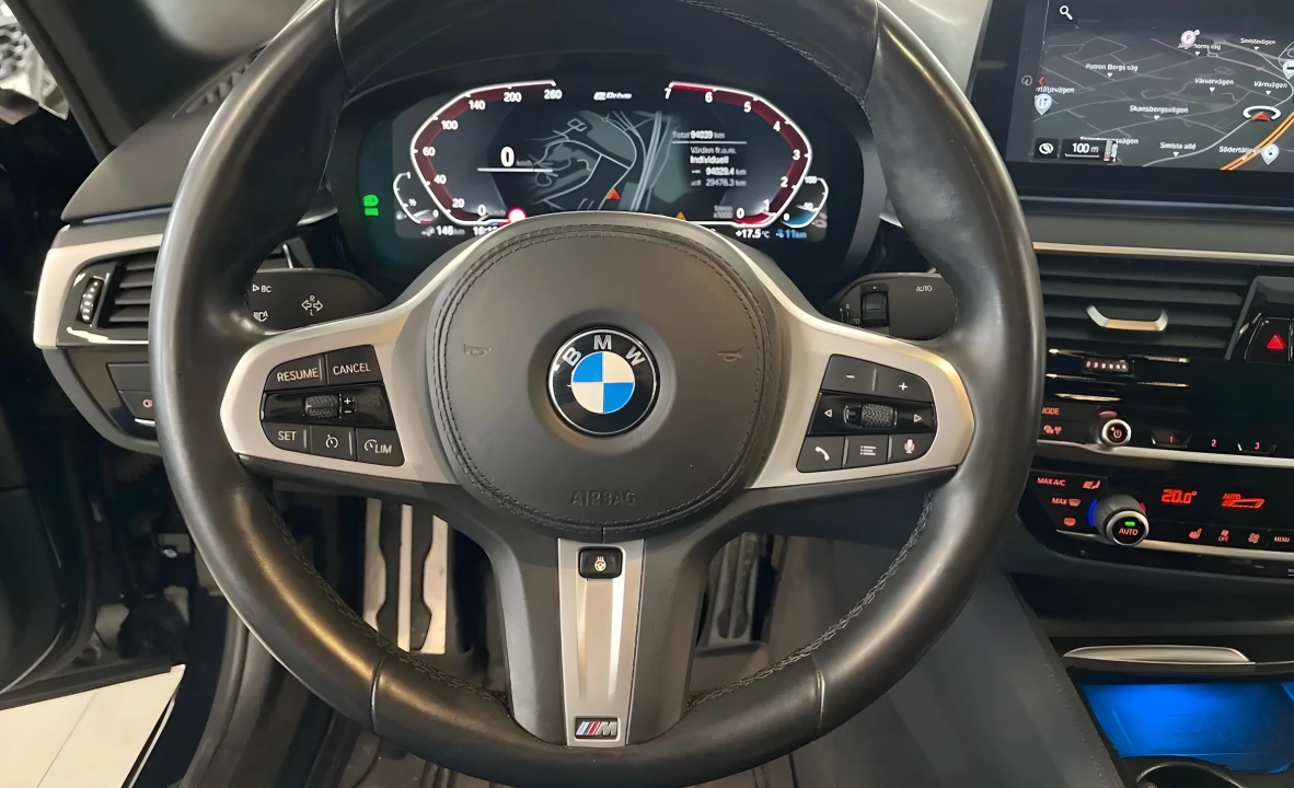 BMW Seria 5 530e xDrive 292hp M-Sport - foto 10