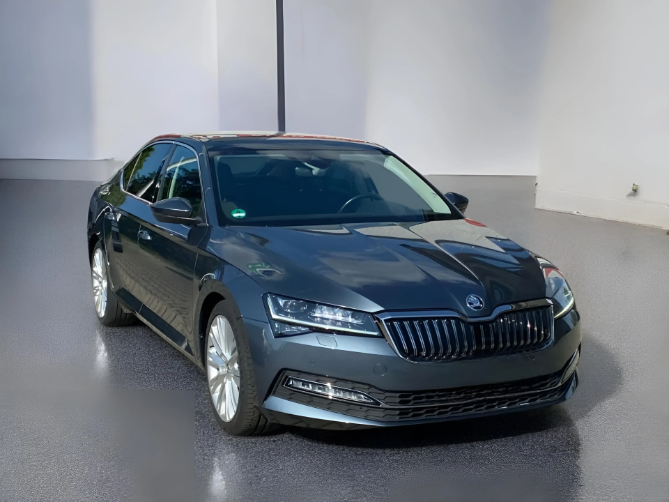 Skoda Superb Premium Edition 2.0 TDI DSG 4x4 (1)