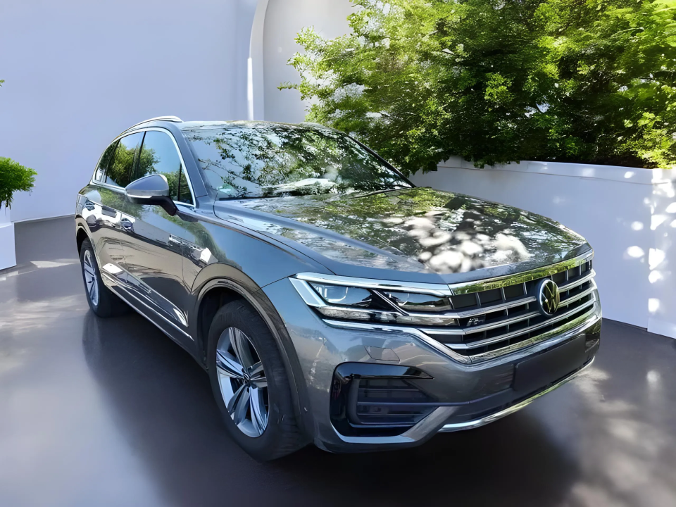 Volkswagen Touareg R-Line (1)