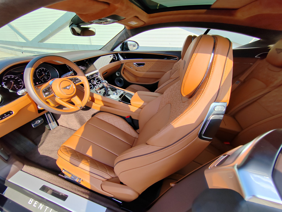 Bentley Continental GT V8 - Mulliner & Blackline Specification - foto 11