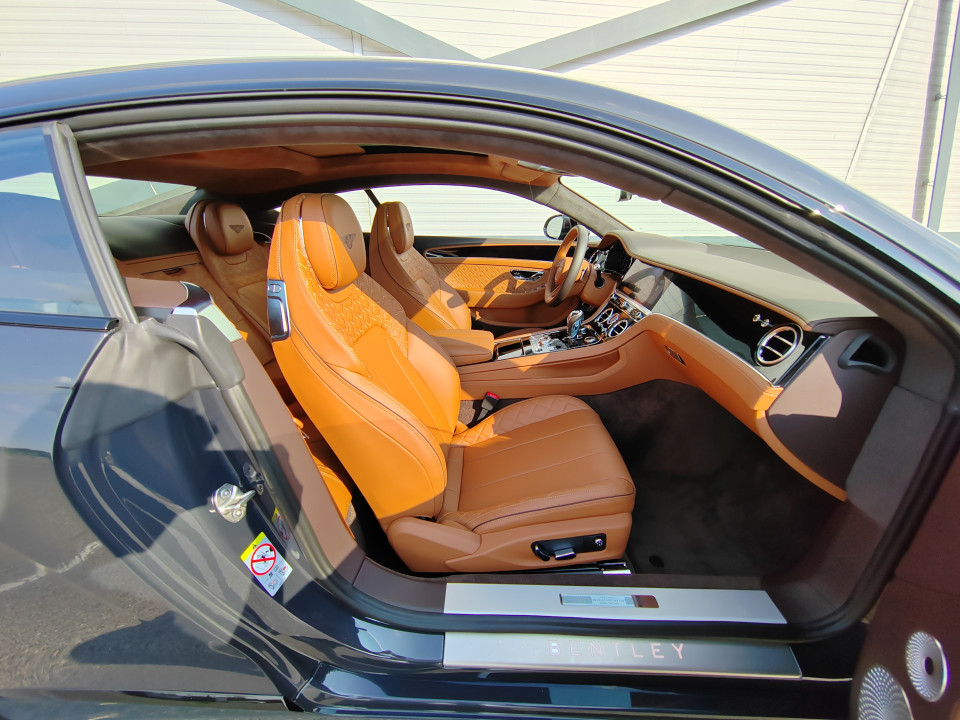 Bentley Continental GT V8 - Mulliner & Blackline Specification - foto 13