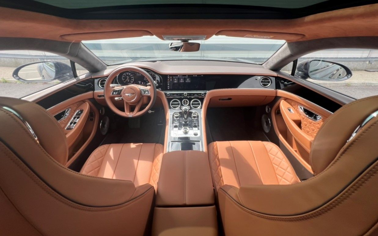 Bentley Continental GT V8 - Mulliner & Blackline Specification - foto 11