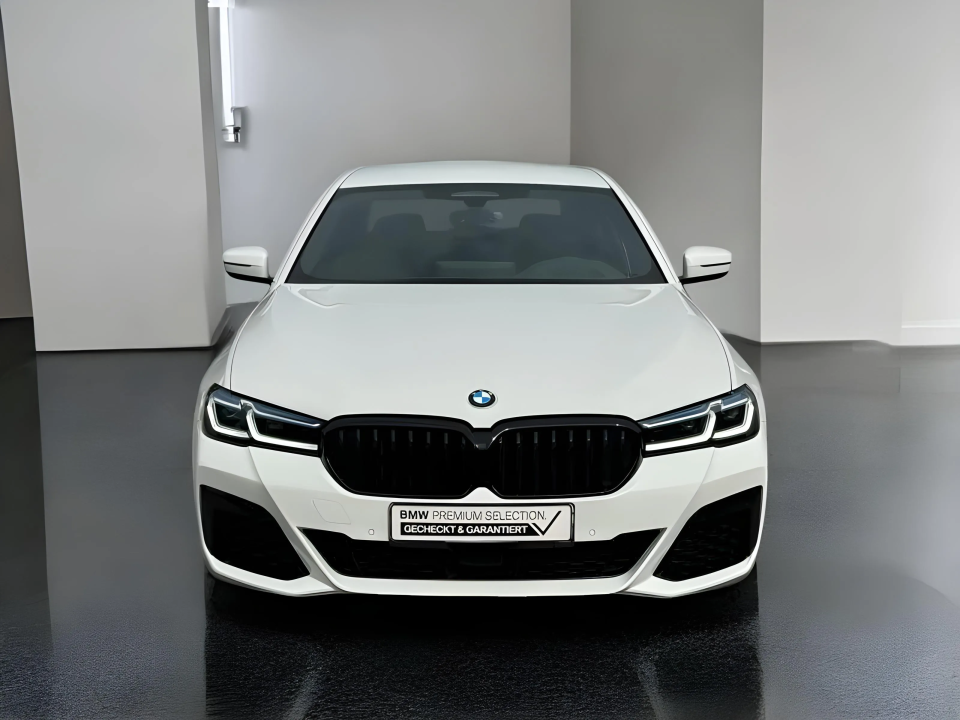 BMW Seria 5 520d xDrive M-Sport (2)