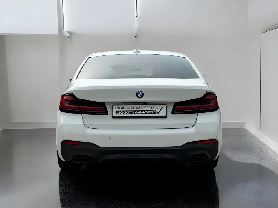 BMW Seria 5 520d xDrive M-Sport - foto 6