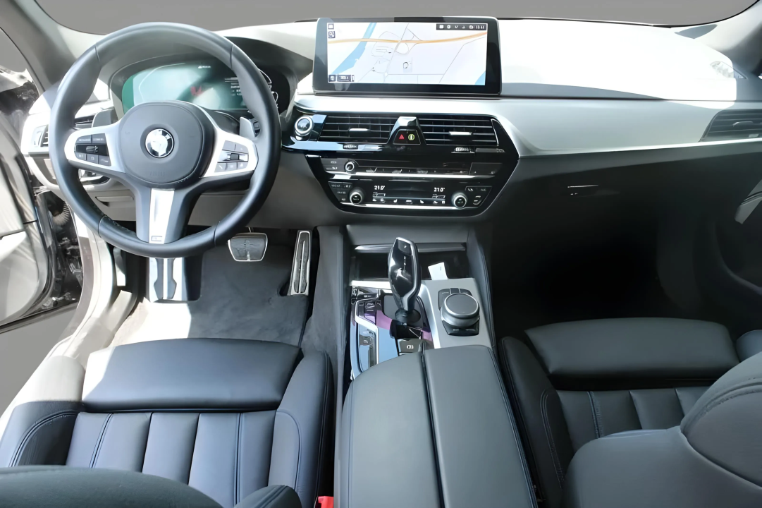 BMW Seria 5 545e xDrive M-Sport - foto 6