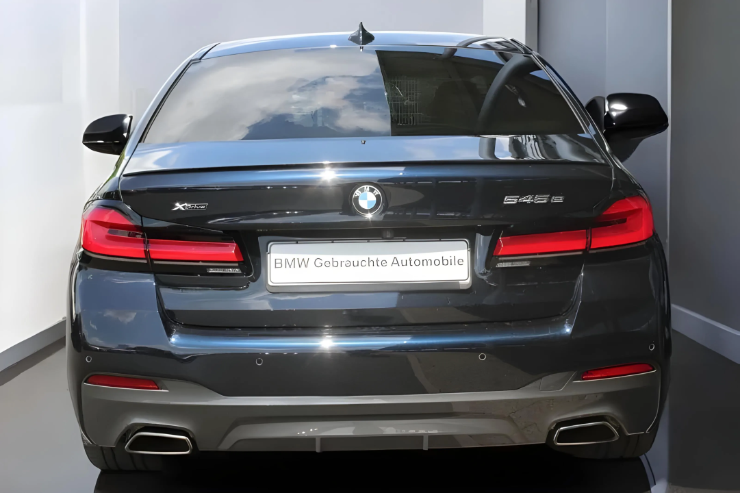 BMW Seria 5 545e xDrive M-Sport (4)