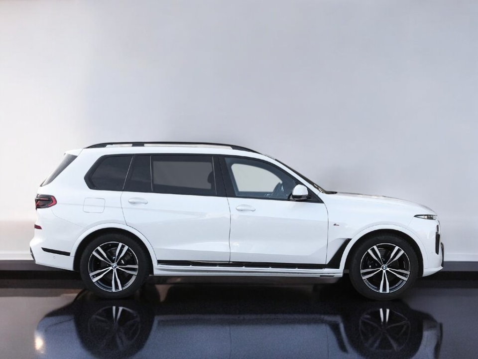 BMW X7 xDrive40i M-Sport (2)