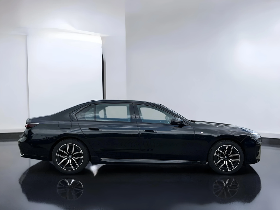 BMW Seria 7 740d xDrive MHEV M-Sport (2)