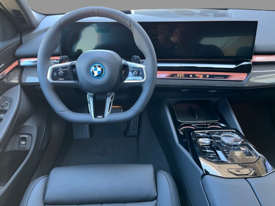 BMW Seria 5 550e xDrive M-Sport PRO - foto 12