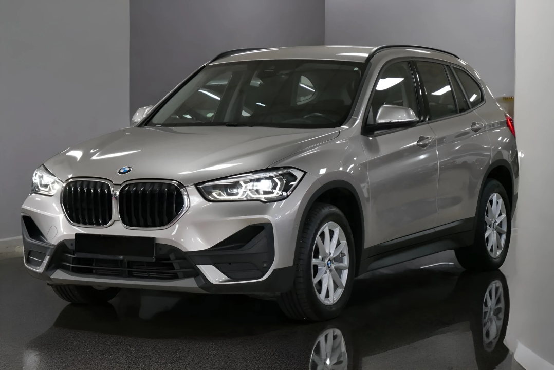 BMW X1 sDrive18i Advantage (3)