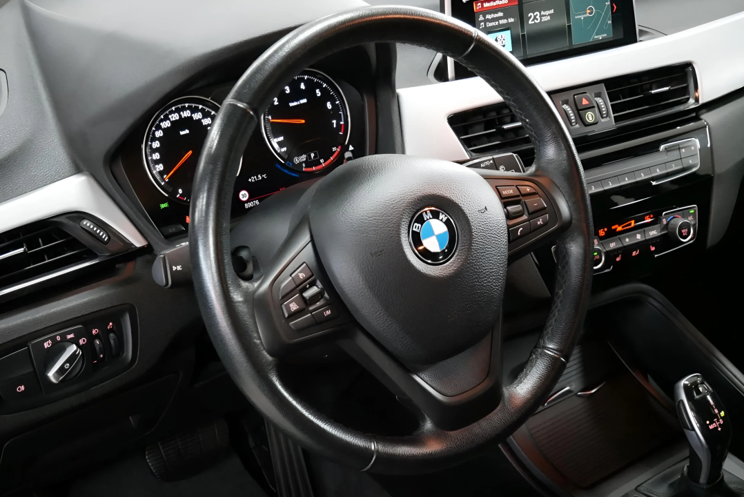 BMW X1 sDrive18i Advantage - foto 12