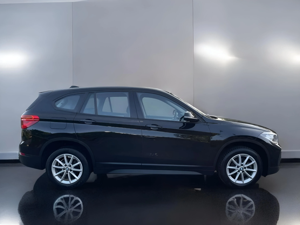 BMW X1 sDrive18i Advantage (2)