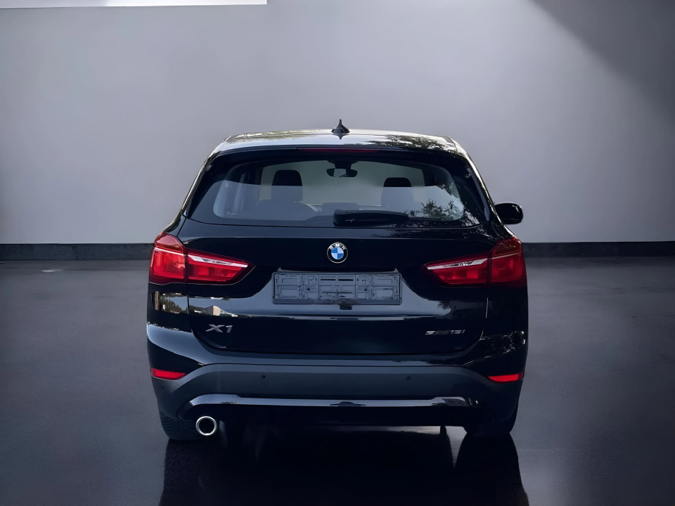 BMW X1 sDrive18i Advantage (4)