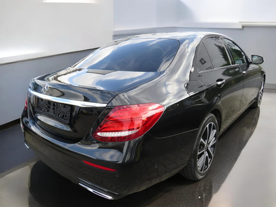 Mercedes-Benz E 220d Avantgarde (4)