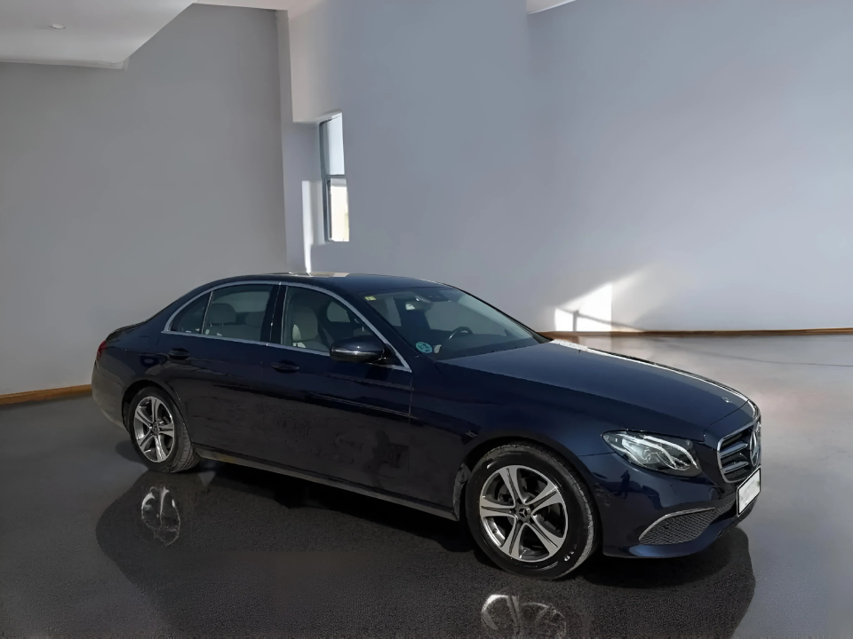 Mercedes-Benz E 220d (1)