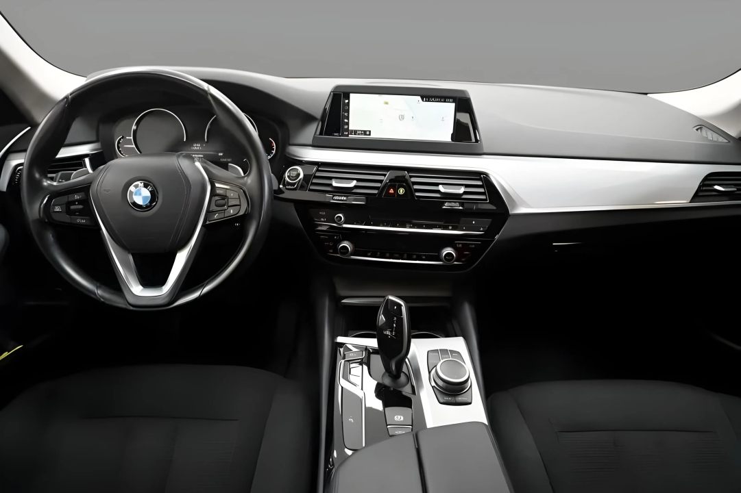 BMW Seria 5 520d sDrive - foto 8