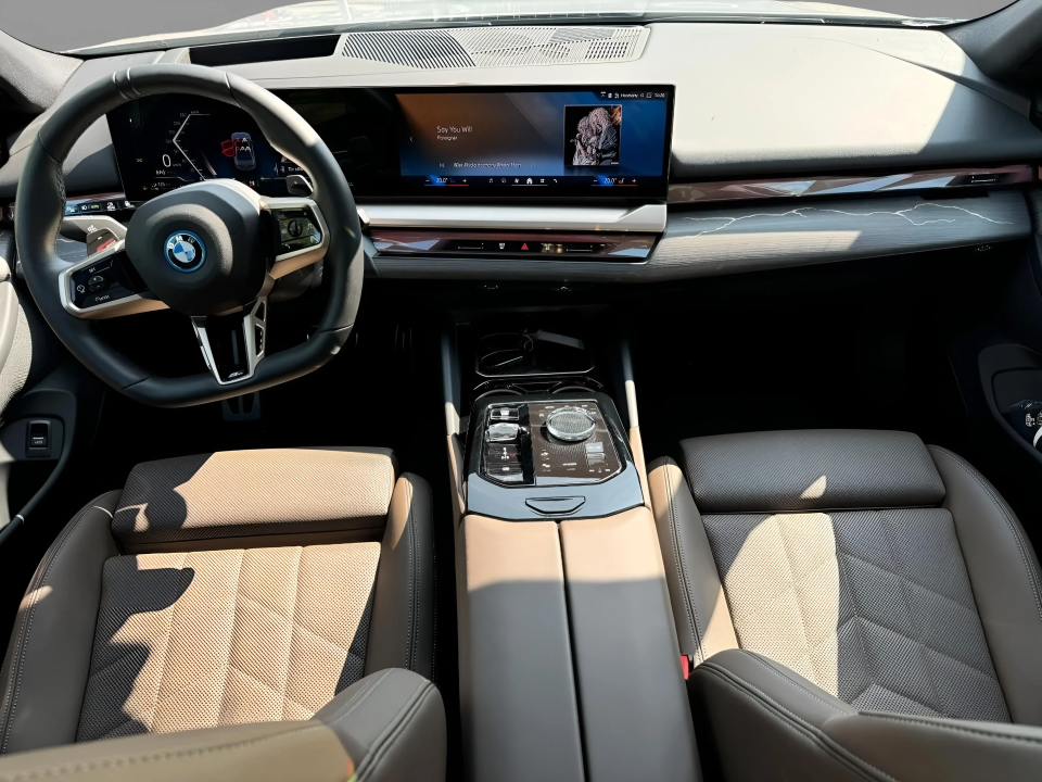 BMW Seria 5 530e M-Sport PRO - foto 9