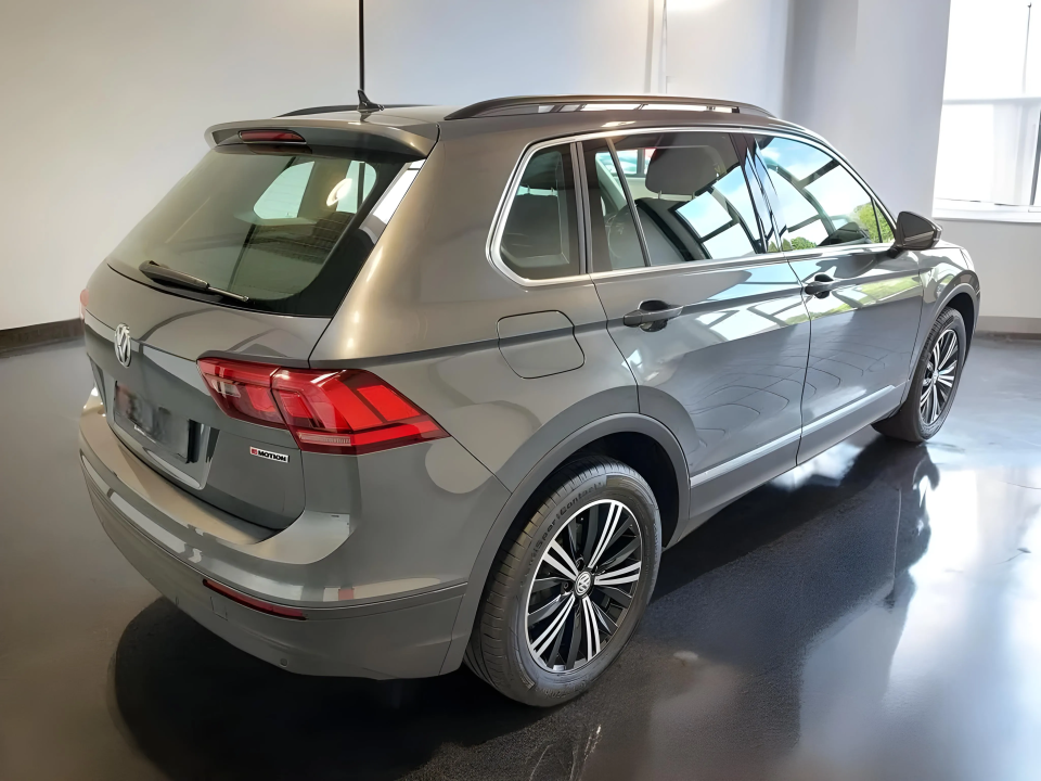 Volkswagen Tiguan 2.0TDI DSG 4MOTION (4)