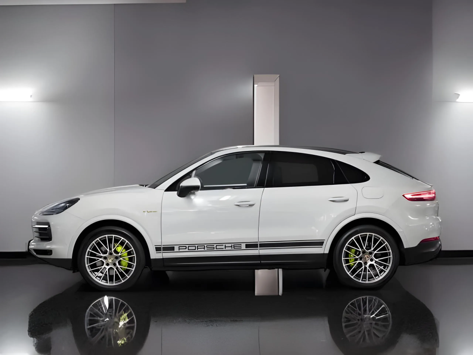 Porsche Cayenne Coupe E-Hybrid Platinum Edition (3)