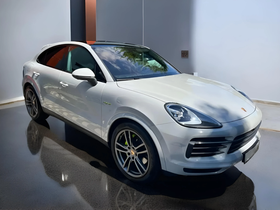 Porsche Cayenne Coupe E-Hybrid Platinum Edition