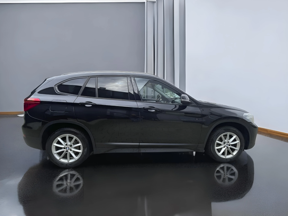 BMW X1 sDrive18i Advantage (2)