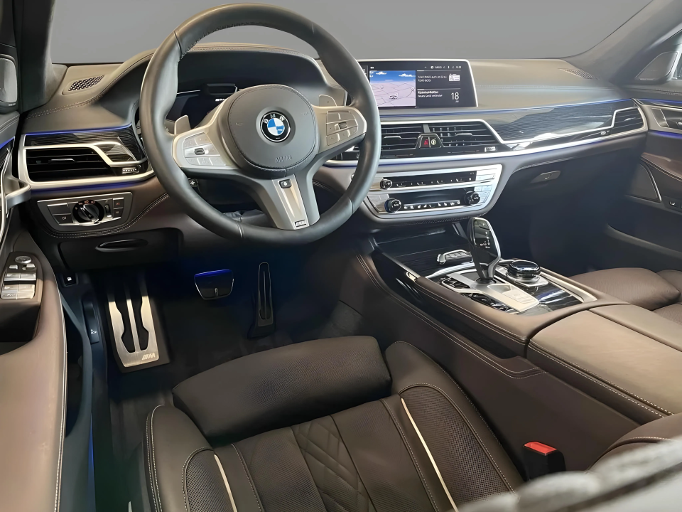 BMW Seria 7 745Le M-Sport (5)