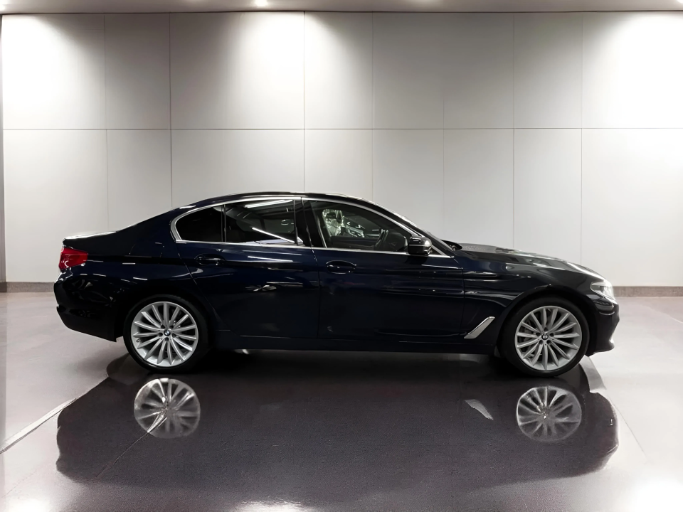 BMW Seria 5 540i xDrive Luxury Line (2)