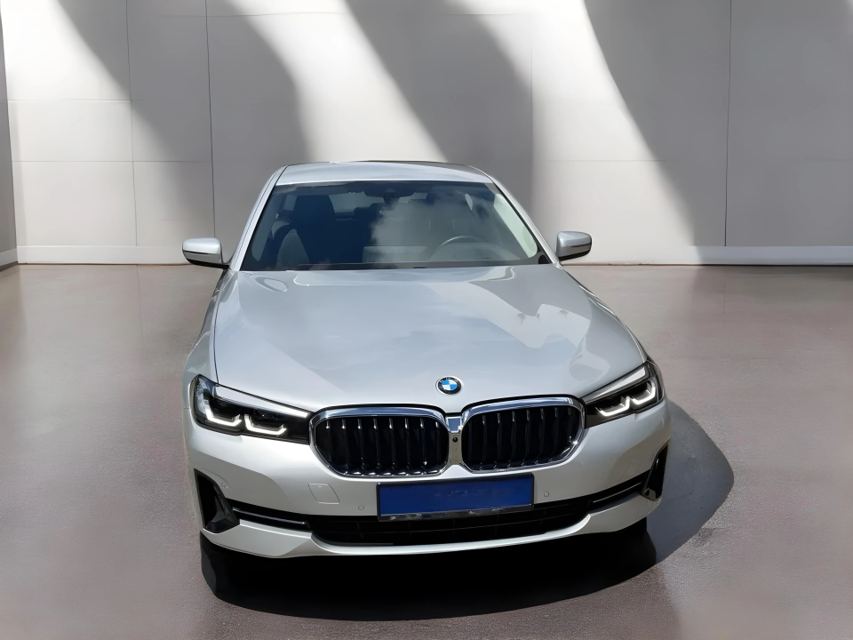 BMW Seria 5 530i xDrive (2)