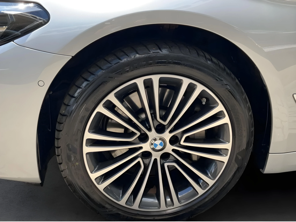 BMW Seria 5 530i xDrive - foto 13