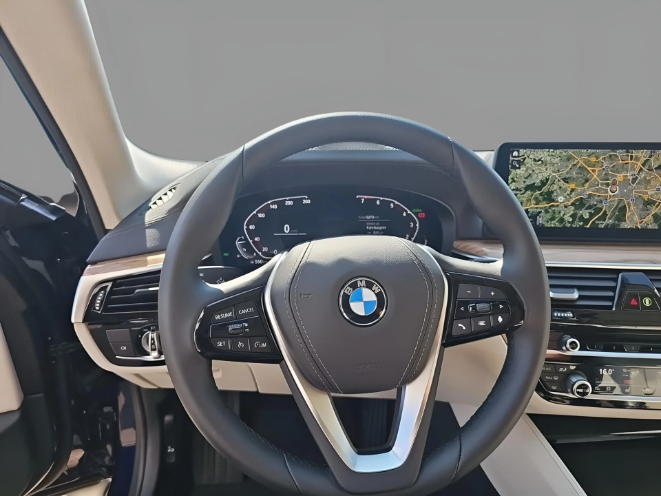 BMW Seria 5 540 i xDrive sedan (5)