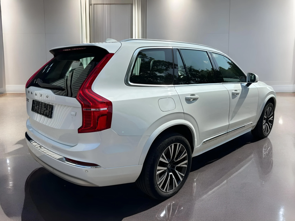 Volvo XC 90 T8 Recharge Inscription Expression (2)