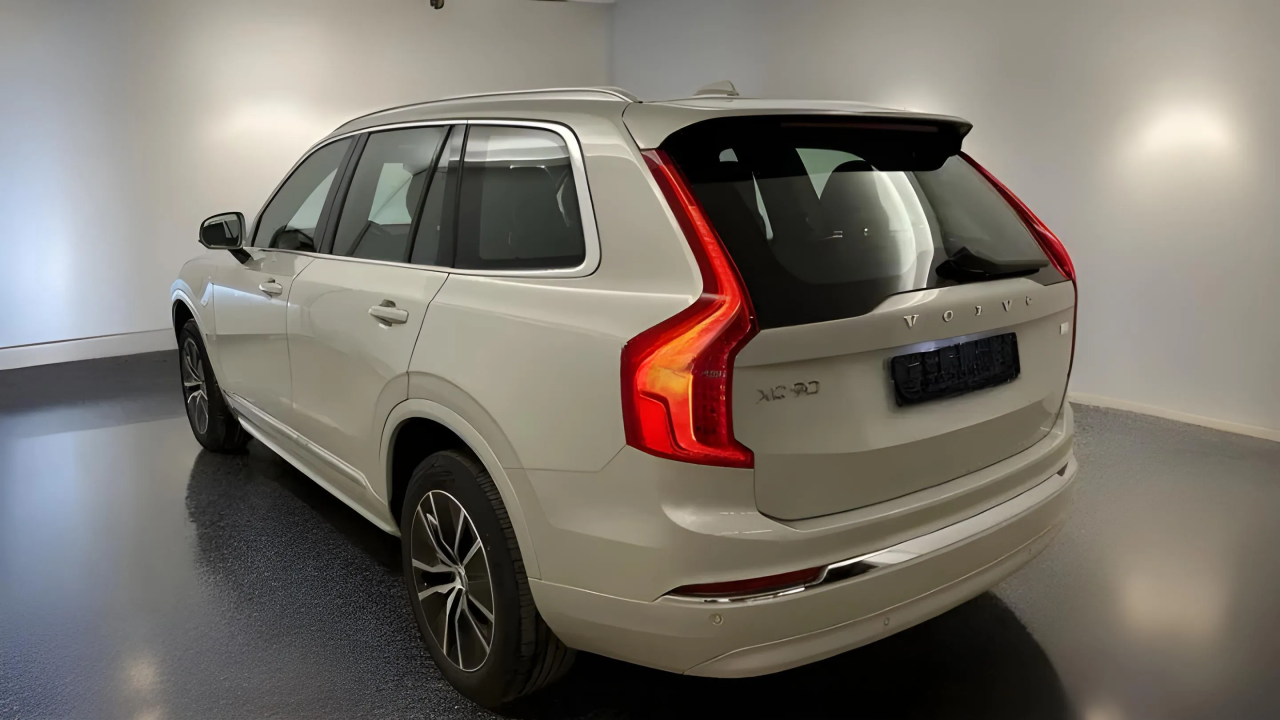 Volvo XC 90 T8 AWD Inscription (3)