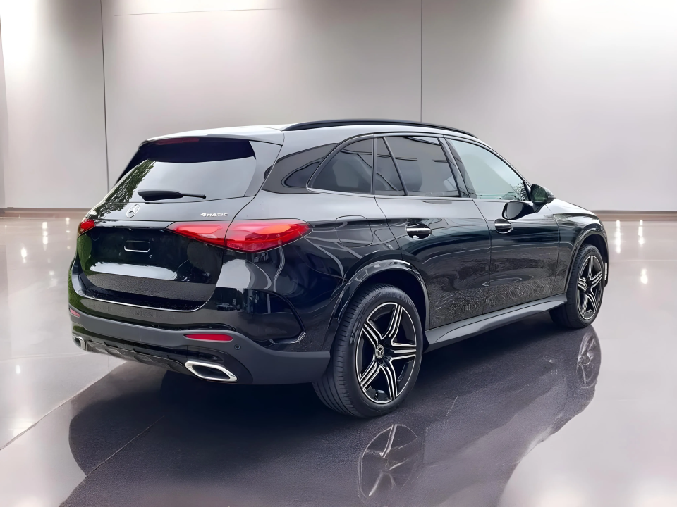 Mercedes-Benz GLC 300e 4MATIC AMG Line (4)