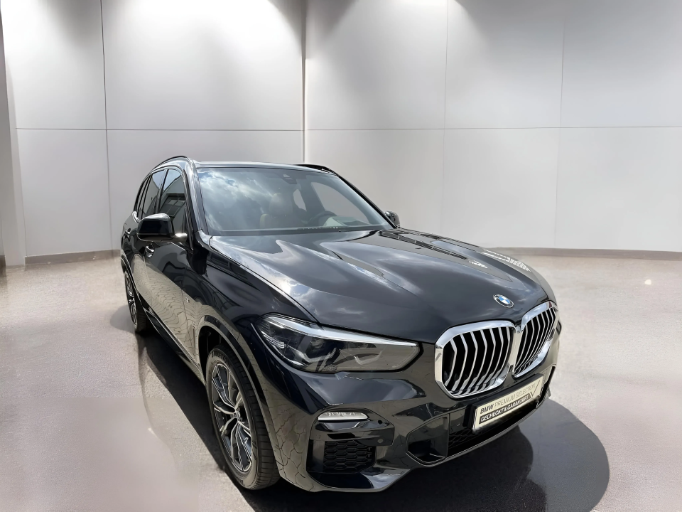 BMW X5 xDrive45e M-Sport (1)