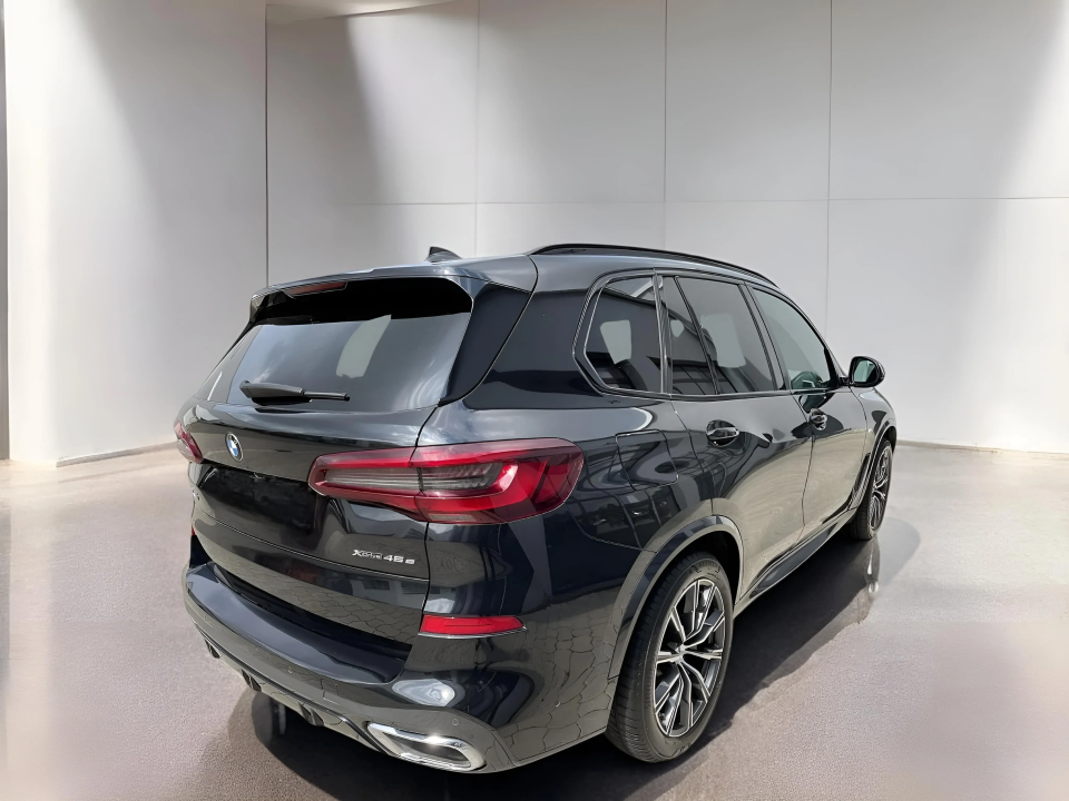 BMW X5 xDrive45e M-Sport (2)