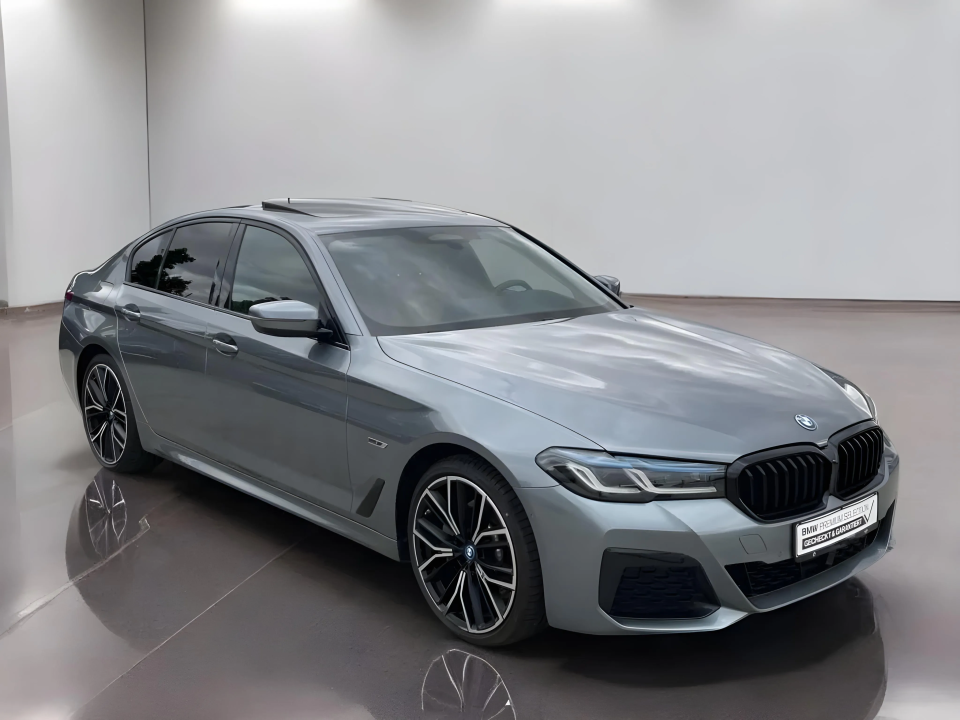 BMW Seria 5 530e xDrive M-Sport (1)