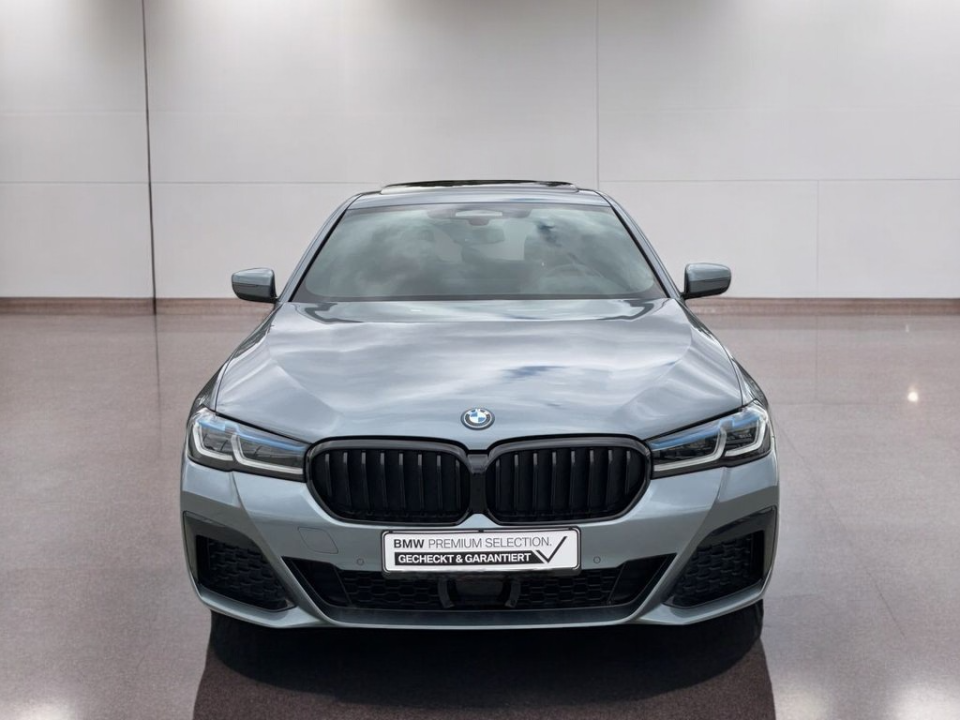 BMW Seria 5 530e xDrive M-Sport - foto 8