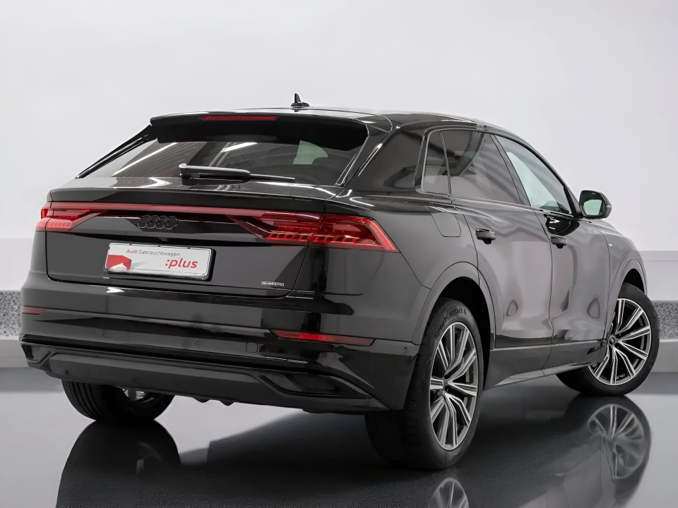 Audi Q8 55 TFSIe quattro tiptronic S-Line (2)