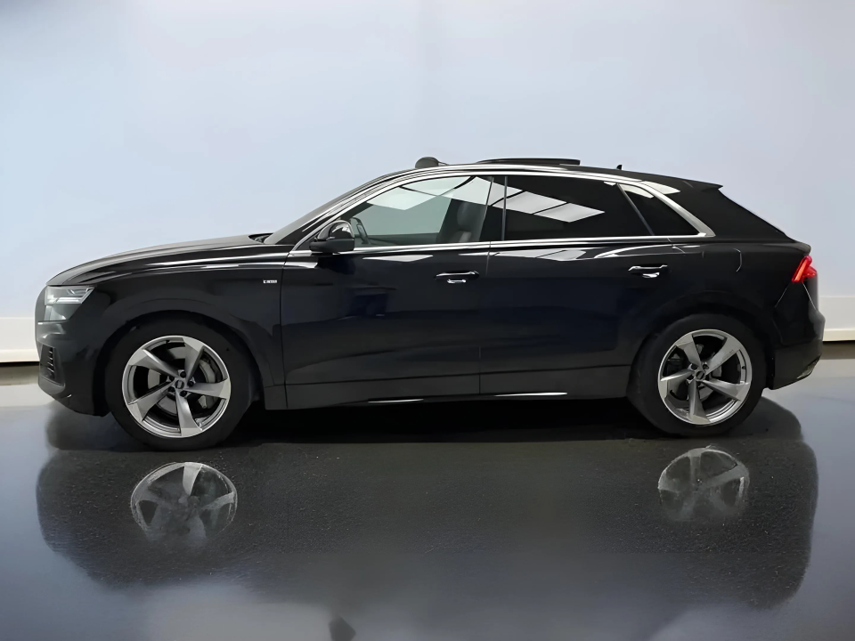 Audi Q8 55 3.0 TFSI e quattro (2)