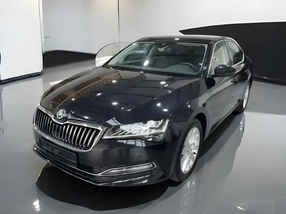 Skoda Superb 2.0 TDI Style - foto 6