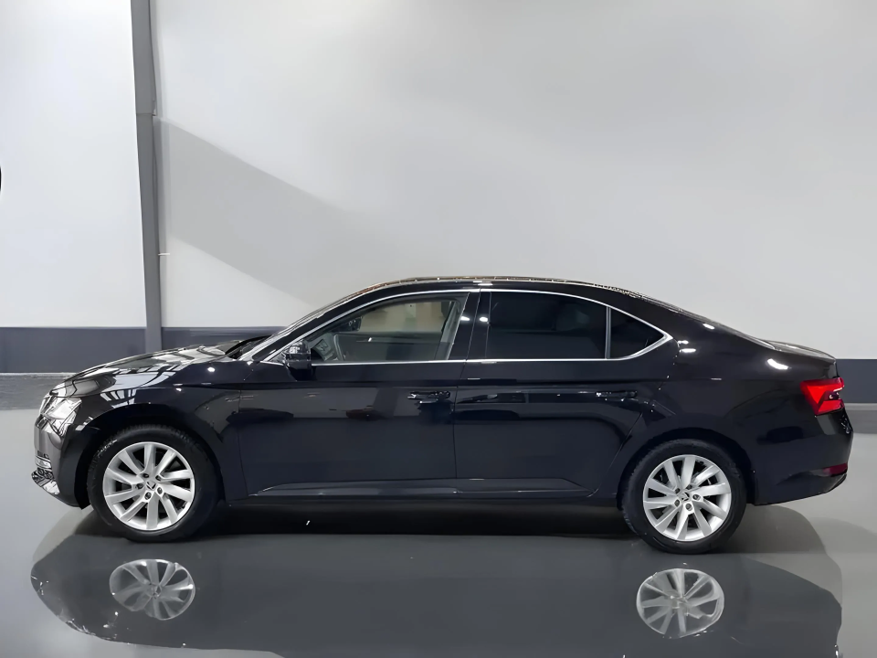 Skoda Superb 2.0 TDI Style (5)