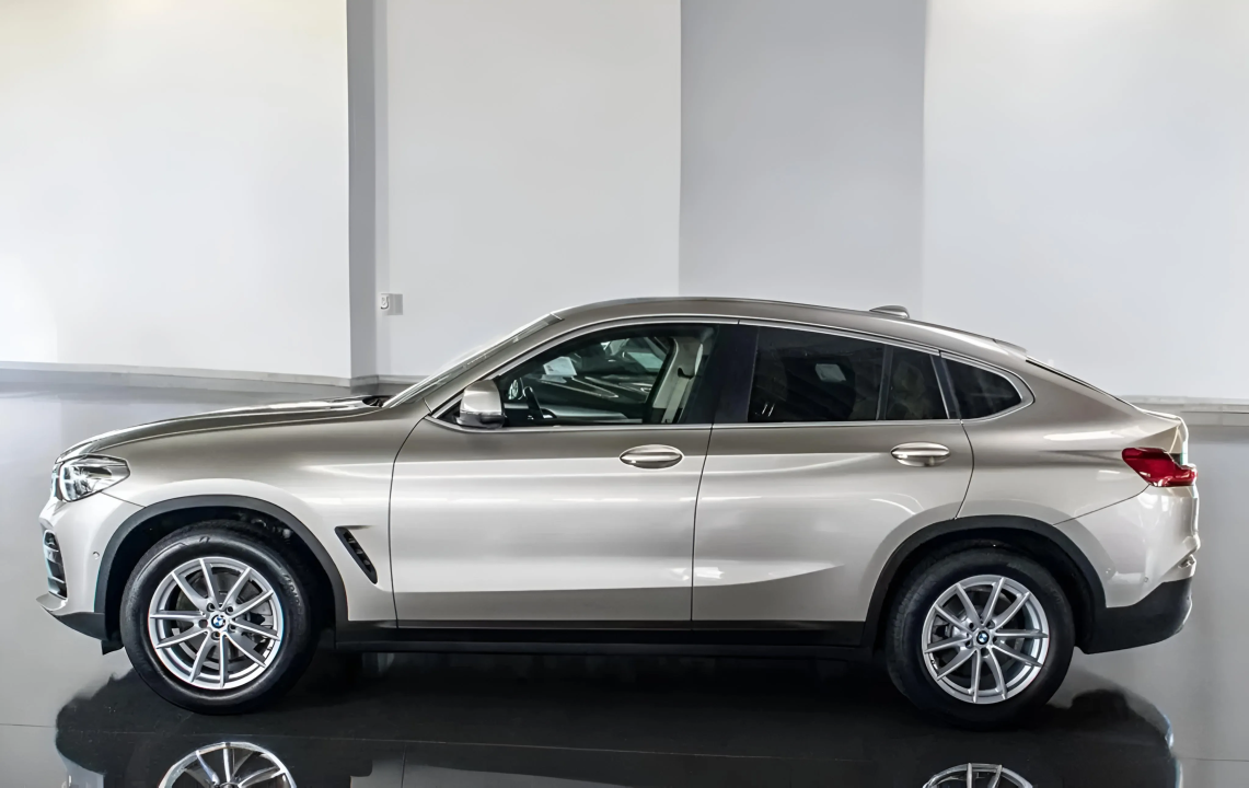 BMW X4 xDrive20i (2)