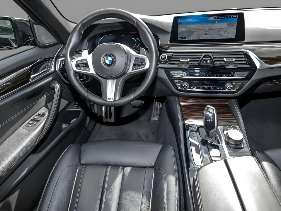 BMW Seria 5 540i xDrive M-Sport - foto 6