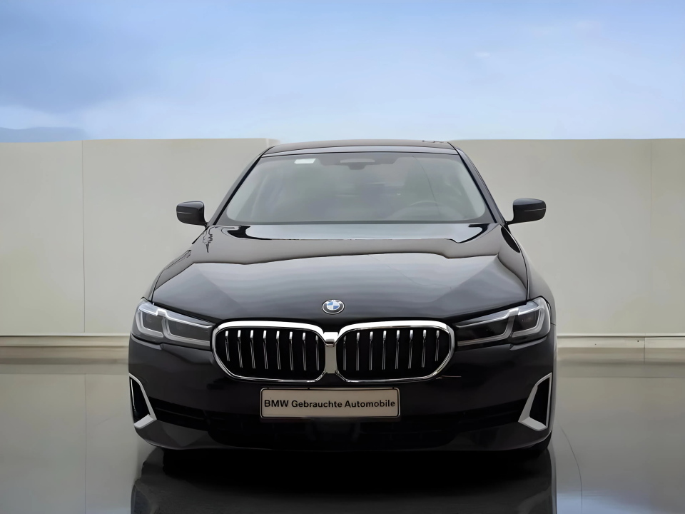 BMW Seria 5 540i xDrive Luxury Line (2)